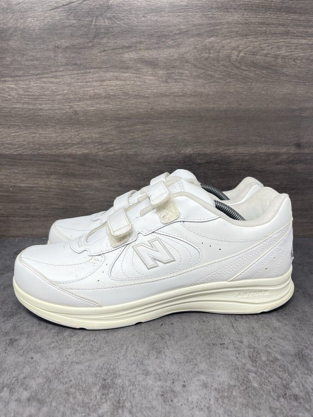 New Balance MW577VW White Size 10 Mens 4E Wide Walking Shoes Hook Loop USA